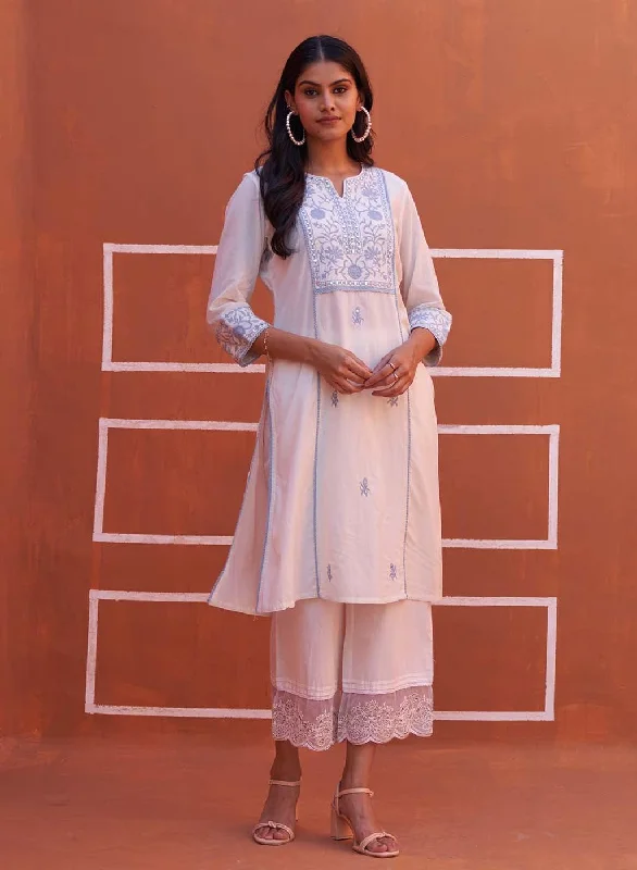 White A Line Embroidered Kurta with 3/4th Sleeves